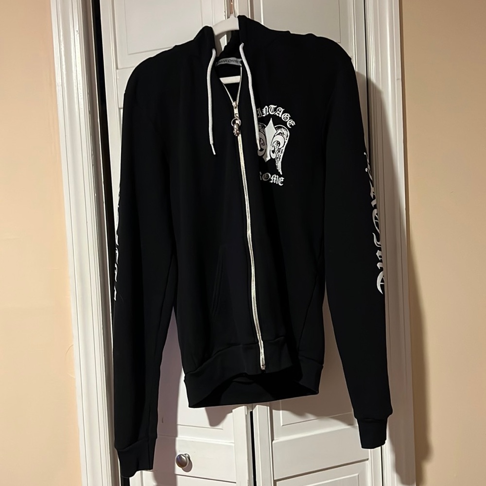 Great condition vintage chrome sweatshirt